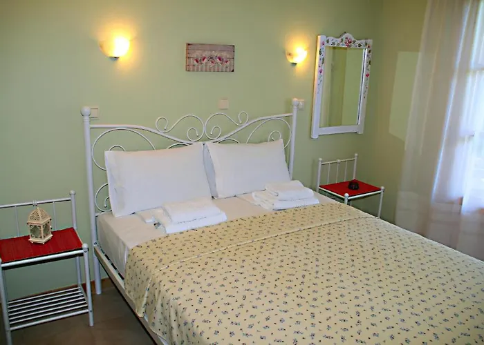 Konukevi Sarimpalas Koinira