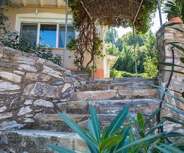 게스트하우스 Sarimpalas 4*